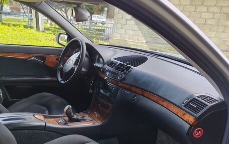 Mercedes-Benz E-Класс, 2003 год, 750 000 рублей, 4 фотография