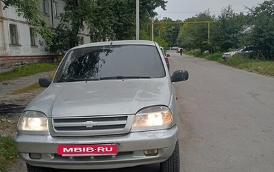 Chevrolet Niva I рестайлинг, 2004 год, 450 000 рублей, 1 фотография