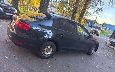 Volkswagen Jetta VI, 2013 год, 620 000 рублей, 3 фотография