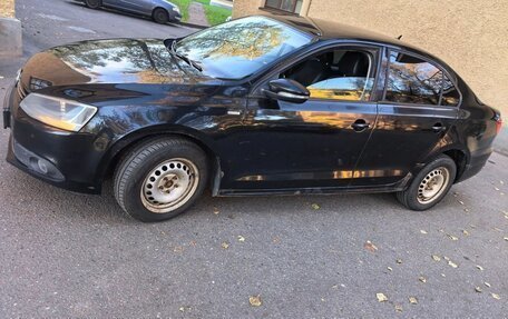 Volkswagen Jetta VI, 2013 год, 620 000 рублей, 2 фотография