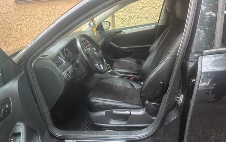 Volkswagen Jetta VI, 2013 год, 620 000 рублей, 6 фотография