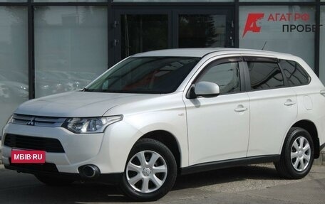 Mitsubishi Outlander III рестайлинг 3, 2014 год, 1 375 000 рублей, 1 фотография