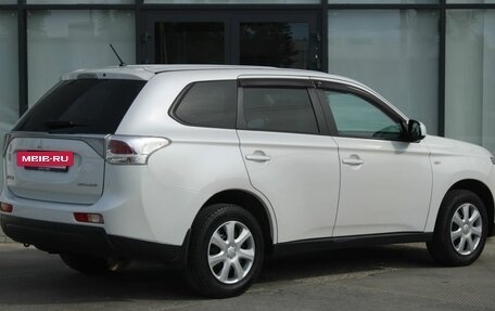Mitsubishi Outlander III рестайлинг 3, 2014 год, 1 375 000 рублей, 5 фотография