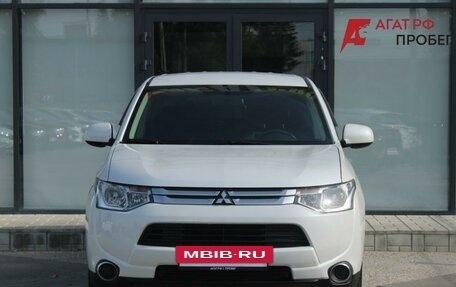 Mitsubishi Outlander III рестайлинг 3, 2014 год, 1 375 000 рублей, 2 фотография