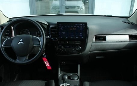 Mitsubishi Outlander III рестайлинг 3, 2014 год, 1 375 000 рублей, 16 фотография