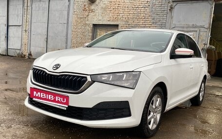 Skoda Rapid II, 2021 год, 850 000 рублей, 2 фотография