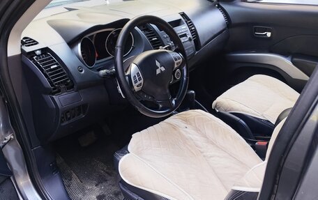 Mitsubishi Outlander III рестайлинг 3, 2007 год, 830 000 рублей, 16 фотография