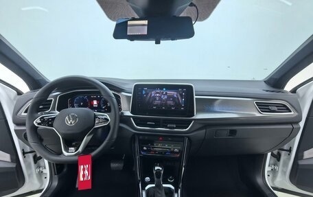 Volkswagen T-Roc I, 2025 год, 1 520 000 рублей, 12 фотография