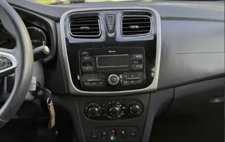 Renault Logan II, 2019 год, 590 000 рублей, 12 фотография