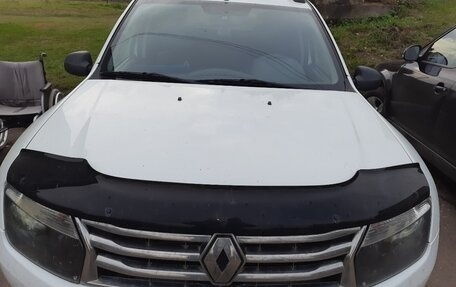 Renault Duster I рестайлинг, 2014 год, 850 000 рублей, 2 фотография