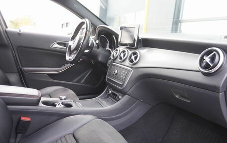 Mercedes-Benz GLA, 2016 год, 1 900 000 рублей, 11 фотография