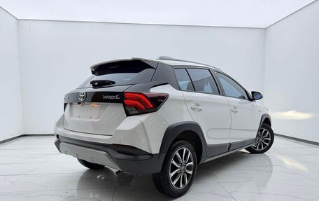 Toyota Yaris XP150 рестайлинг, 2022 год, 1 300 000 рублей, 2 фотография