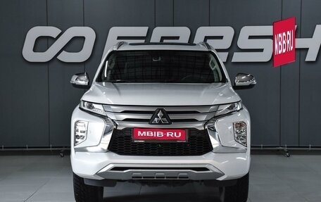 Mitsubishi Pajero Sport III рестайлинг, 2020 год, 4 499 000 рублей, 3 фотография