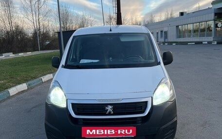 Peugeot Partner II рестайлинг 2, 2015 год, 750 000 рублей, 9 фотография