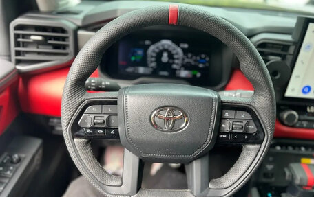 Toyota Tundra, 2023 год, 13 700 000 рублей, 7 фотография