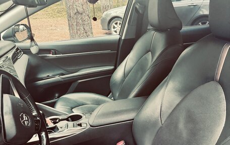 Toyota Camry, 2018 год, 2 455 000 рублей, 4 фотография