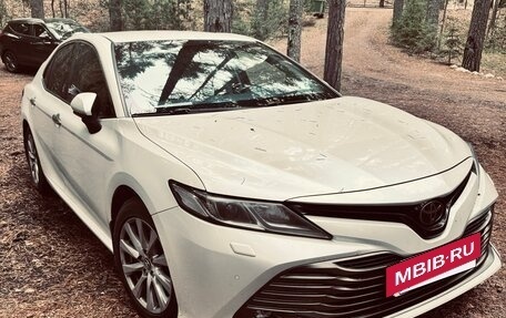 Toyota Camry, 2018 год, 2 455 000 рублей, 2 фотография