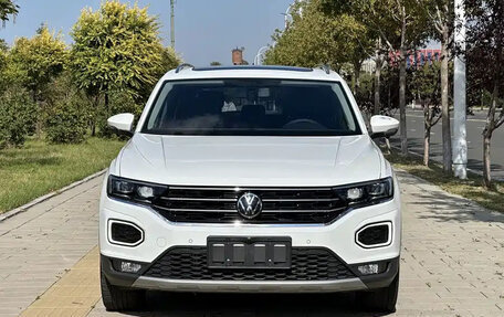 Volkswagen T-Roc I, 2022 год, 1 385 000 рублей, 2 фотография
