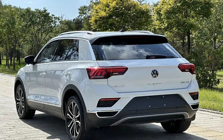 Volkswagen T-Roc I, 2022 год, 1 385 000 рублей, 4 фотография