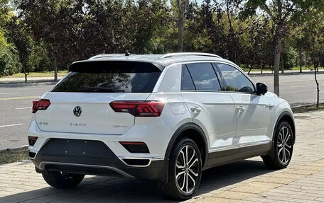 Volkswagen T-Roc I, 2022 год, 1 385 000 рублей, 6 фотография