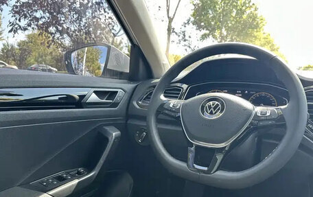 Volkswagen T-Roc I, 2022 год, 1 385 000 рублей, 12 фотография