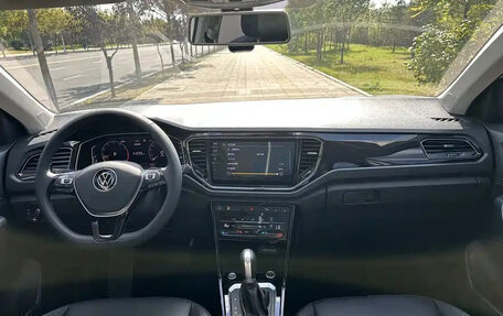 Volkswagen T-Roc I, 2022 год, 1 385 000 рублей, 11 фотография