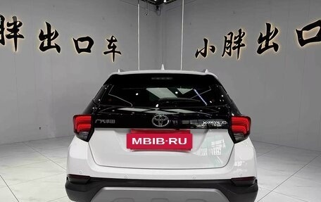 Toyota Yaris Cross, 2022 год, 1 299 000 рублей, 5 фотография