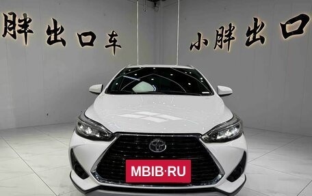 Toyota Yaris Cross, 2022 год, 1 299 000 рублей, 2 фотография