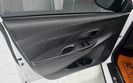 Toyota Yaris Cross, 2022 год, 1 299 000 рублей, 8 фотография