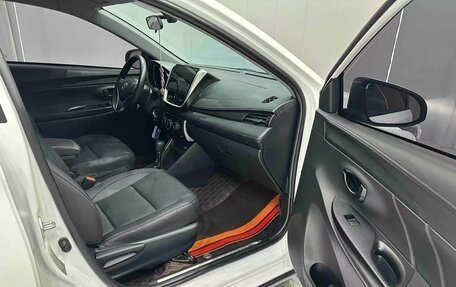 Toyota Yaris Cross, 2022 год, 1 299 000 рублей, 14 фотография