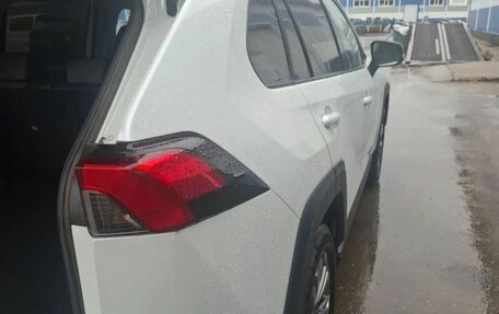 Toyota RAV4, 2023 год, 3 900 000 рублей, 4 фотография