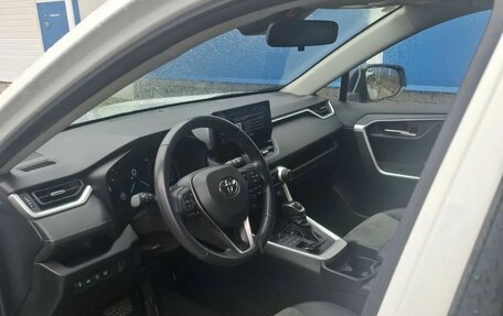 Toyota RAV4, 2023 год, 3 900 000 рублей, 7 фотография