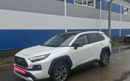 Toyota RAV4, 2023 год, 3 900 000 рублей, 9 фотография