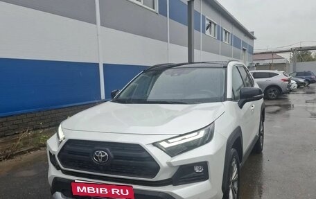 Toyota RAV4, 2023 год, 3 900 000 рублей, 10 фотография