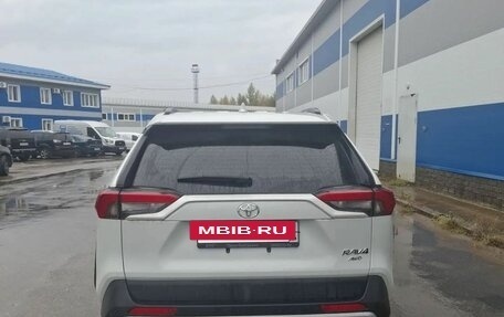Toyota RAV4, 2023 год, 3 900 000 рублей, 3 фотография