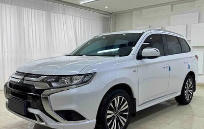 Mitsubishi Outlander III рестайлинг 3, 2022 год, 1 600 000 рублей, 1 фотография