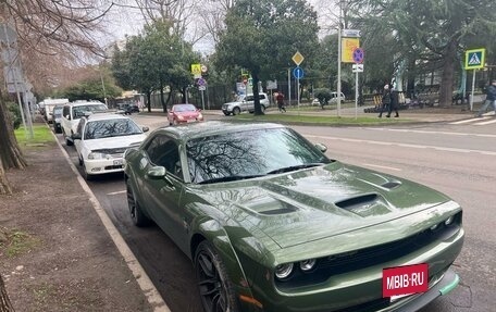 Dodge Challenger III рестайлинг 2, 2022 год, 7 300 000 рублей, 2 фотография