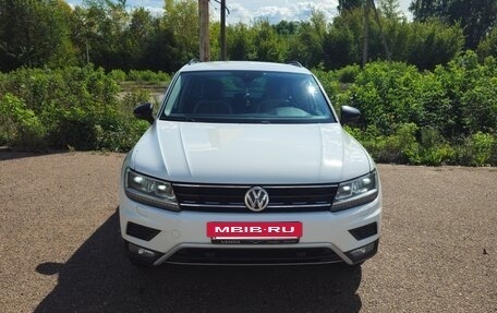 Volkswagen Tiguan II, 2019 год, 2 430 000 рублей, 4 фотография