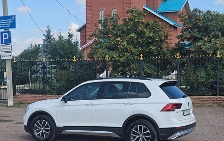 Volkswagen Tiguan II, 2019 год, 2 430 000 рублей, 8 фотография