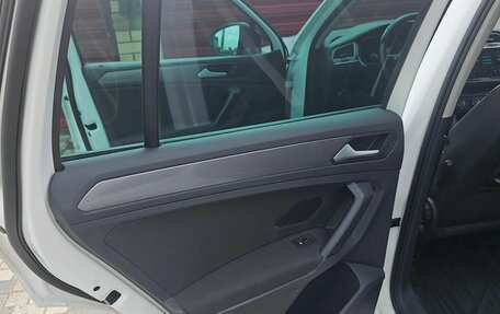 Volkswagen Tiguan II, 2019 год, 2 430 000 рублей, 14 фотография
