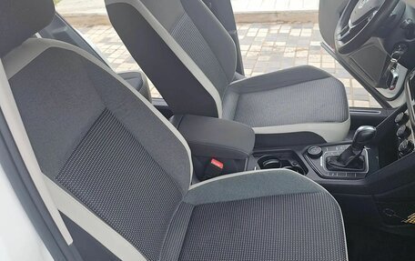 Volkswagen Tiguan II, 2019 год, 2 430 000 рублей, 9 фотография