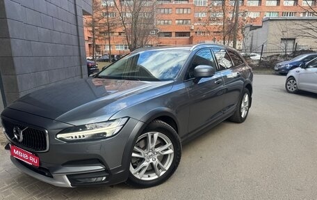 Volvo V90 Cross Country I рестайлинг, 2017 год, 2 845 000 рублей, 1 фотография