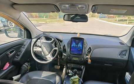 Hyundai ix35 I рестайлинг, 2012 год, 1 050 000 рублей, 4 фотография
