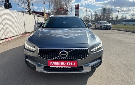 Volvo V90 Cross Country I рестайлинг, 2017 год, 2 845 000 рублей, 2 фотография