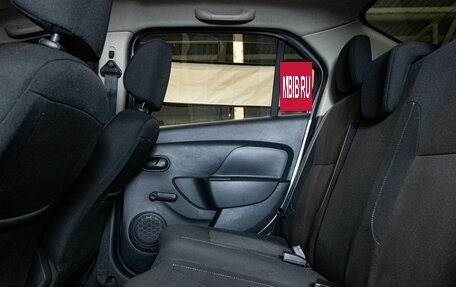 Renault Logan II, 2019 год, 990 000 рублей, 10 фотография