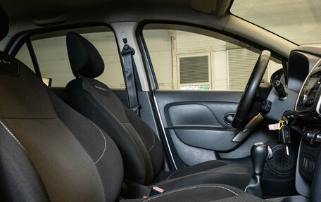 Renault Logan II, 2019 год, 990 000 рублей, 12 фотография