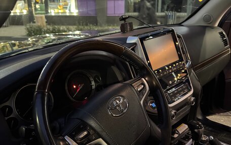 Toyota Land Cruiser 200, 2017 год, 6 000 000 рублей, 9 фотография