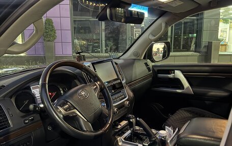 Toyota Land Cruiser 200, 2017 год, 6 000 000 рублей, 8 фотография