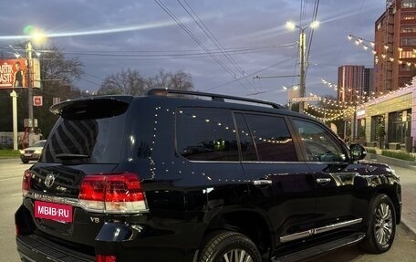 Toyota Land Cruiser 200, 2017 год, 6 000 000 рублей, 4 фотография