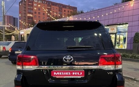 Toyota Land Cruiser 200, 2017 год, 6 000 000 рублей, 3 фотография